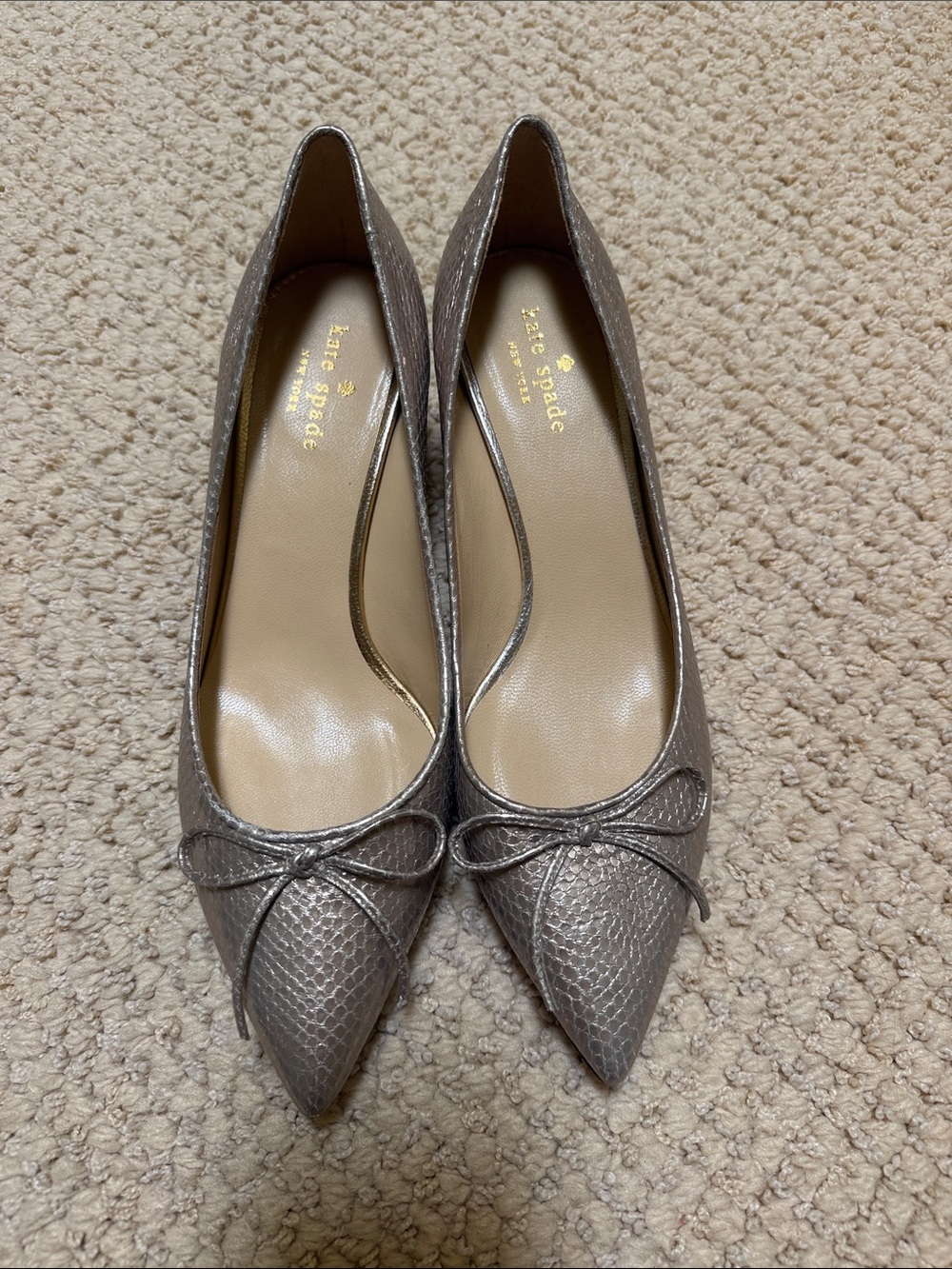 Kate Spade sienna platinum metallic low heel leather pump size 8